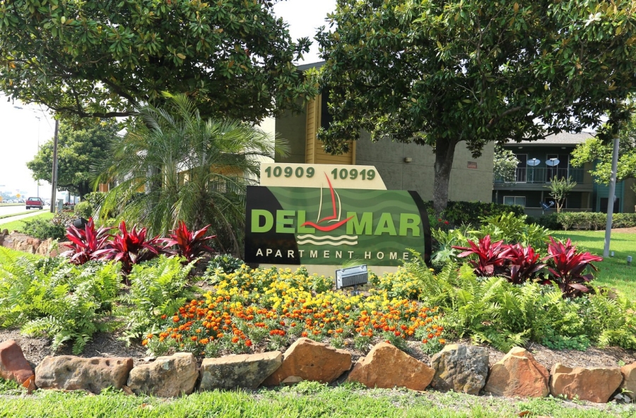 DEL MAR APARTMENT HOMES